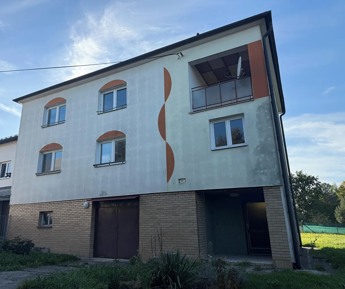 Prodej vícegeneračního domu 300 m², pozemek 1042 m²
